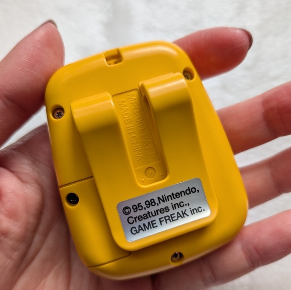 Pokemon Pocket Pikachu Nintendo Digital Pet (Tested) - Picture 4 of 15